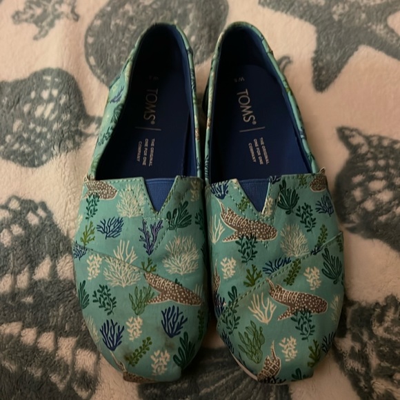 Tom’s, whale shark pattern size 5 - Picture 1 of 2